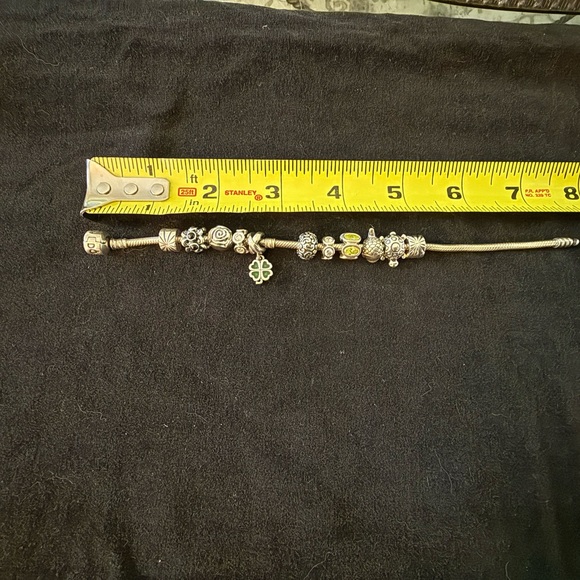 Pandora Silver Bracelet with 11 charms, 2 are clip charms - Picture 3 of 6